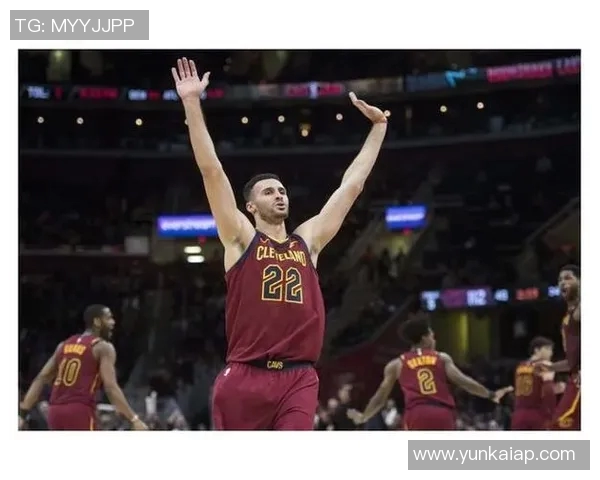 小南斯盛赞亨特如同莱昂纳德般出色表现助力全场胜利 小南斯盛赞亨特如同莱昂纳德般出色表现助力全场胜利