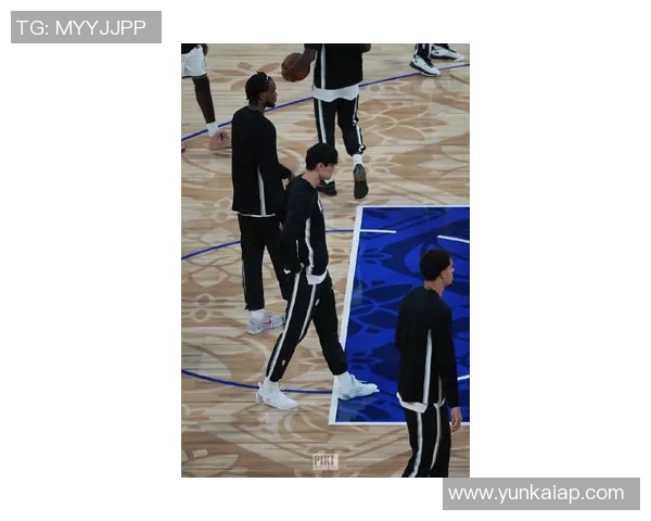 曾凡博在篮网首秀穿韦德之道12展现出色表现引发球迷热议 曾凡博在篮网首秀穿韦德之道12展现出色表现引发球迷热议