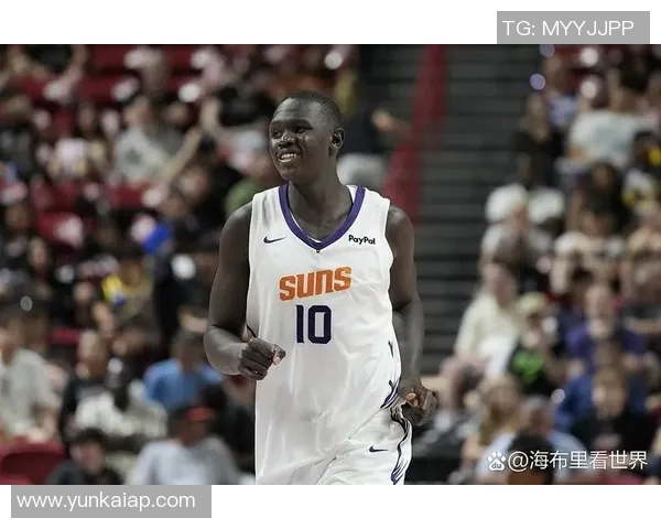 太阳主帅称马卢阿奇设立新标杆期待他持续高水平表现 太阳主帅称马卢阿奇设立新标杆期待他持续高水平表现