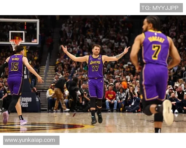 东契奇缺阵五场湖人战绩喜人四胜一负展现强大实力 东契奇缺阵五场湖人战绩喜人四胜一负展现强大实力