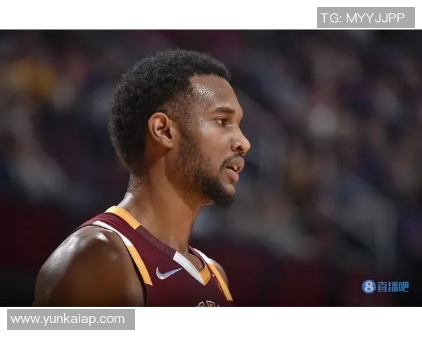 莫布里上半场表现出色高炮台状态回暖贡献10分5板2助1帽三分命中率高达66 莫布里上半场表现出色高炮台状态回暖贡献10分5板2助1帽三分命中率高达66